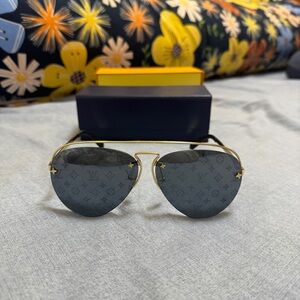 ✨Louis Vuitton Sunglasses✨